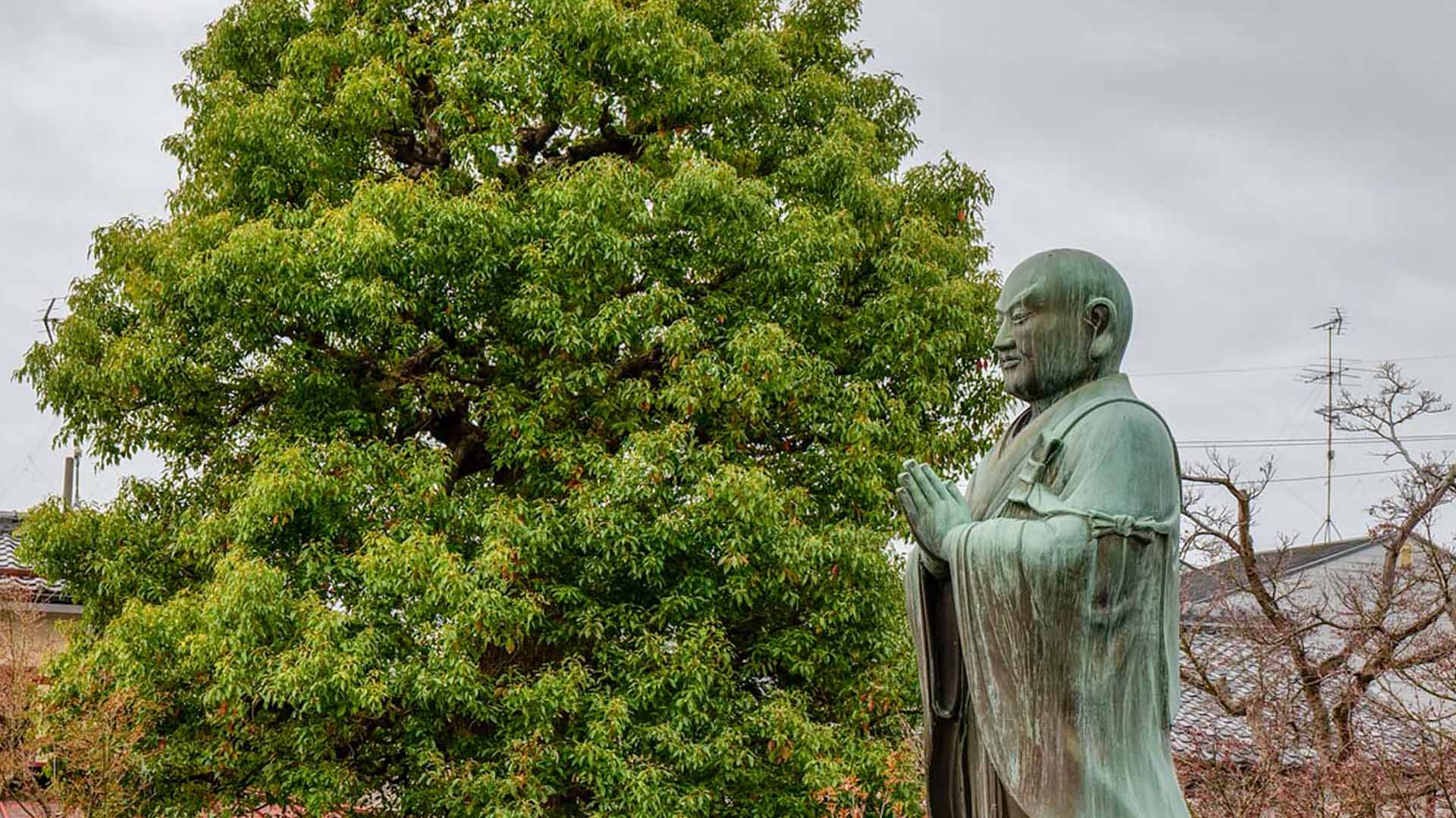 日蓮聖人の銅像